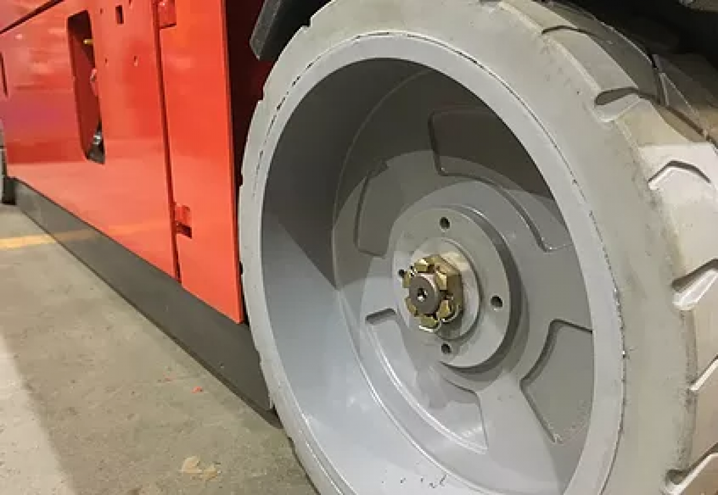 Ножничный подъёмник Noblelift SC10H, SC10E, грузоподъемность 450 кг, рабочая высота 10 м, размер платформы 2.27×1.12м