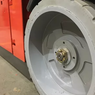 Ножничный подъёмник Noblelift SC08HN, грузоподъемность 380 кг, рабочая высота 8 м, размер платформы 2.27×0.81 м