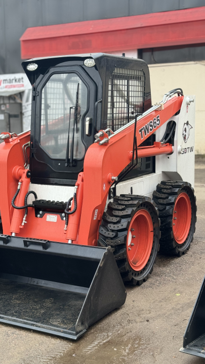 МИНИ ПОГРУЗЧИК с бортовым поворотом SDTW TWS 65, двигатель Xinchai A498BPG, грузоподъемность 1050 кг