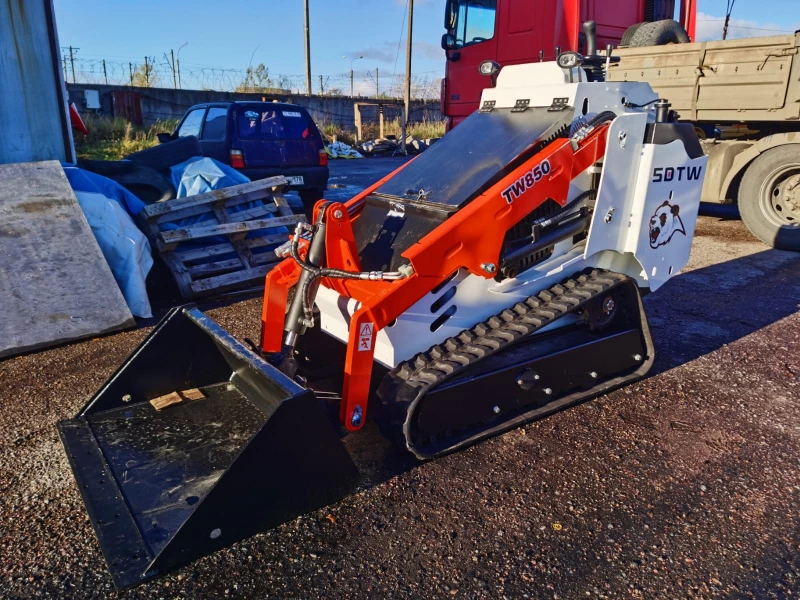 МИНИ ПОГРУЗЧИК с бортовым поворотом SDTW TW 850, двигатель KUBOTA D1105, грузоподъемность 4 т