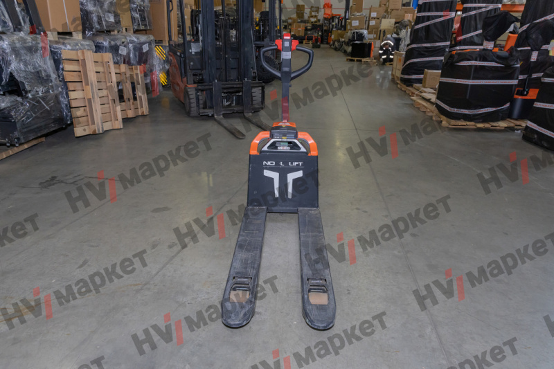 Тележка самоходная Noblelift PTE15Q2-A 1500 кг, 540/685 * 1150 мм, одинарный ролик, литий-ионный аккумулятор 24 В / 20 Ач, зарядное устройство на 5 А, китайский контроллер, без стабилизаторов, грузоподъемность 1500 кг