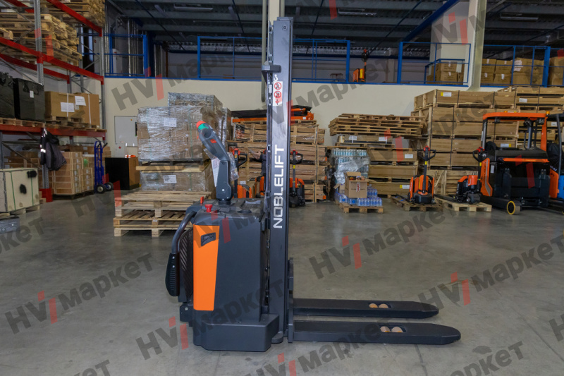 Самоходный штабелер Noblelift PSB12 Duplex mast (В-3200мм), грузоподъемность 1200 кг, общая ширина вил 570/685 мм, тип питания АКБ