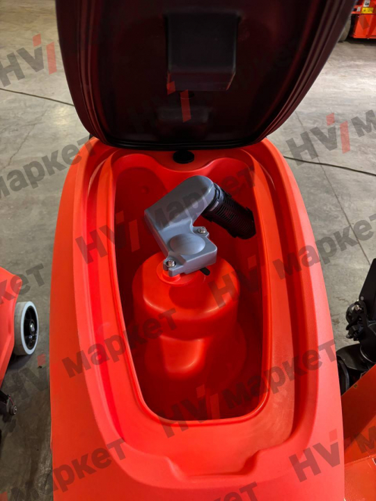 Толкательные поломойки Noblelift Поломоечная машина NB530 (АКБ Литий 60Ач), объем бака для чистой воды 50 л, площадь уборки макс 1800 м2, время работы 4 ч