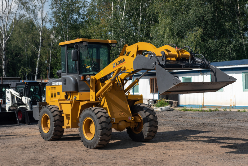 Фронтальный погрузчик XGMA XG918N (3-я гидролиния, ковш 4-в-1), грузоподъемность 1,8 т