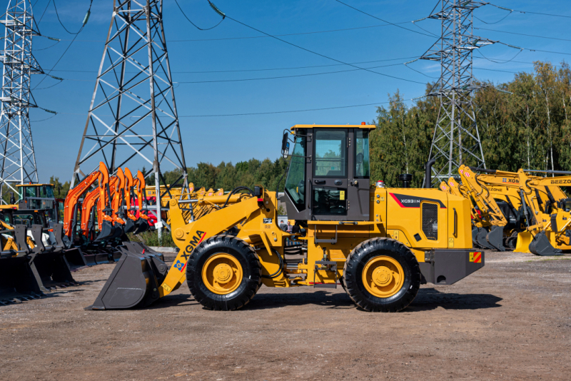 Фронтальный погрузчик XGMA XG931N (3-я гидролиния, ковш 4-в-1, БРС), грузоподъемность 3,1 тонны