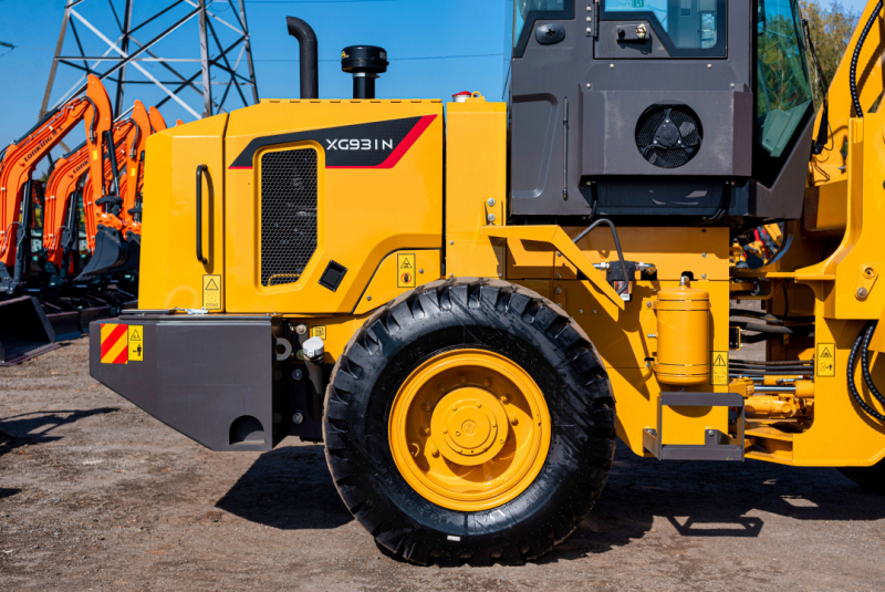 Фронтальный погрузчик XGMA XG931N (3-я гидролиния, ковш 4-в-1, БРС), грузоподъемность 3,1 тонны