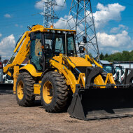Экскаватор-погрузчик XGMA XG765H-4TX (M), мощность двигателя 101 л.с., эксплуатационная масса 10 600 кг.