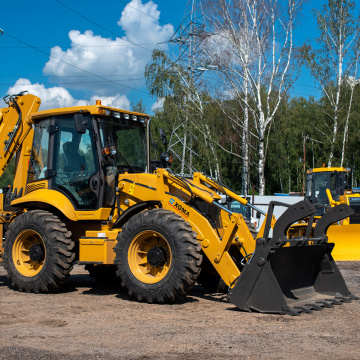 Экскаватор-погрузчик XGMA XG765H-4TX (F), мощность двигателя 101 л.с., эксплуатационная масса 10 600 кг.