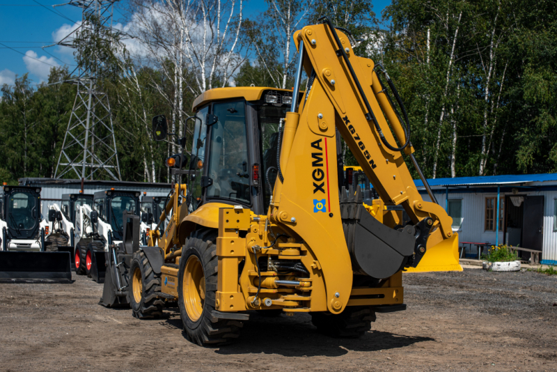 Экскаватор-погрузчик XGMA XG765N (WC), мощность двигателя 101 л.с., эксплуатационная масса 9 120