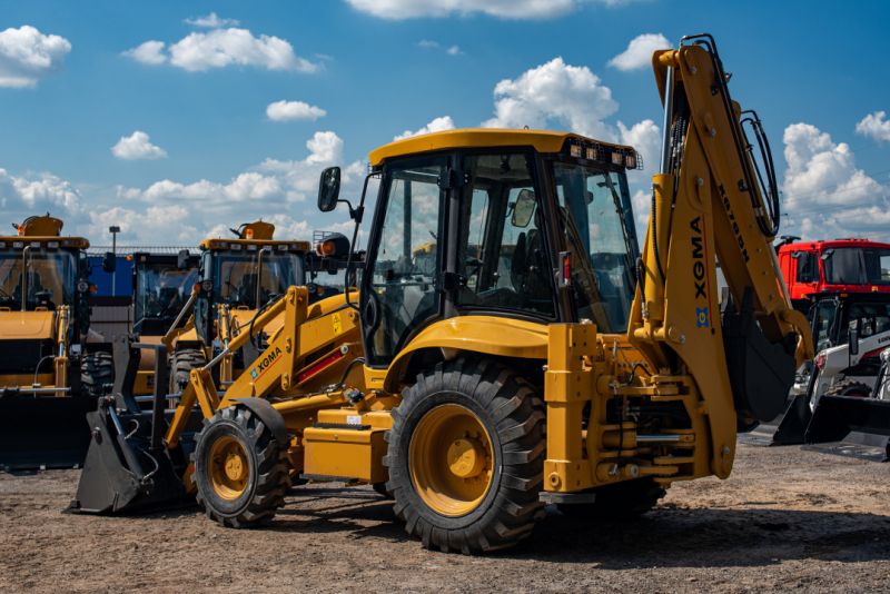 Экскаватор-погрузчик XGMA XG765N (WC), мощность двигателя 101 л.с., эксплуатационная масса 9 120