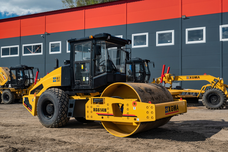 Грунтовый каток XGMA XG614H (14000kg , АС, отопитель)