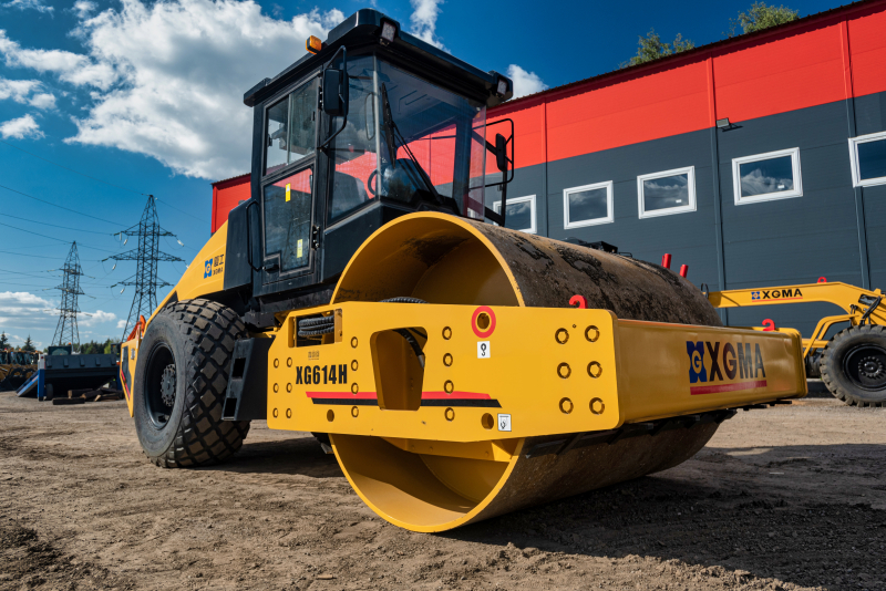 Грунтовый каток XGMA XG614H (14000kg , АС, отопитель)