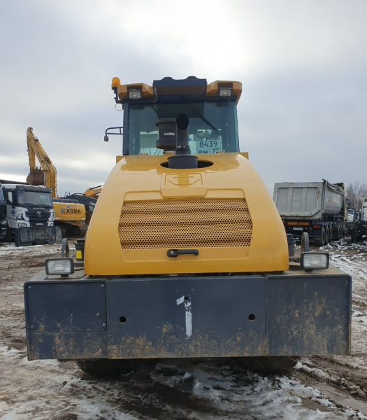 Катки XCMG XS* Каток (XS203 (Дизельный, 6,5 л, 190 л.с., АТ), 2022 г, пробег: 8 249 км)