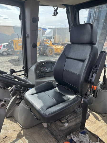 Экскаваторы-погрузчики BIZON 888 Экскаватор-погрузчик
