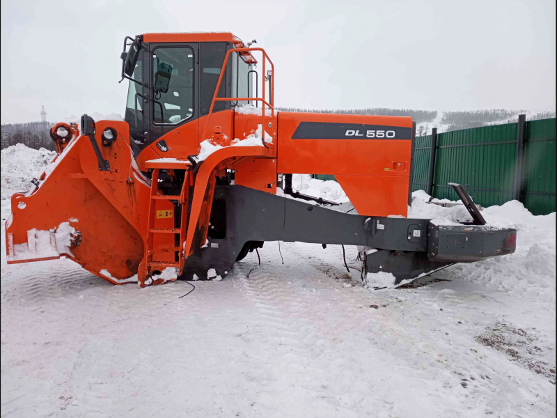 Погрузчик фронтальный Doosan DL550