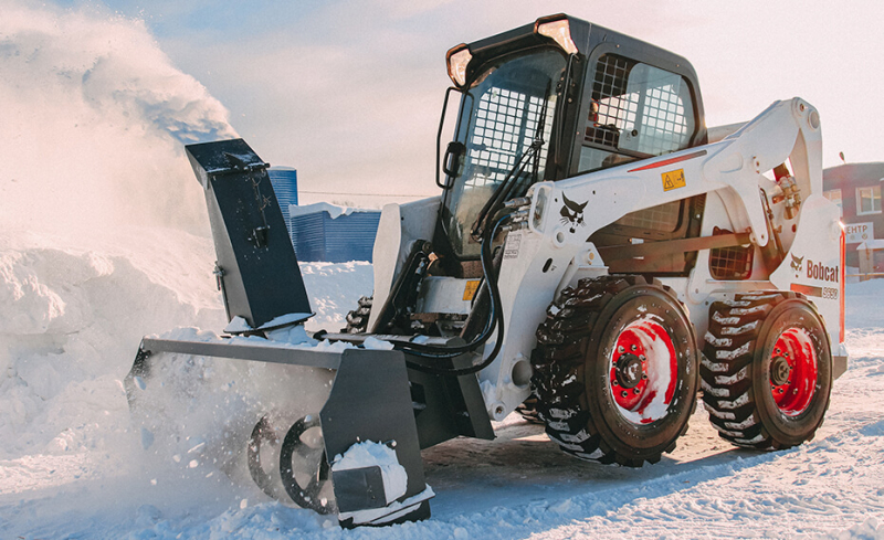 Шнекороторный снегоочиститель Impulse SR1850 на мини-погрузчик New Holland