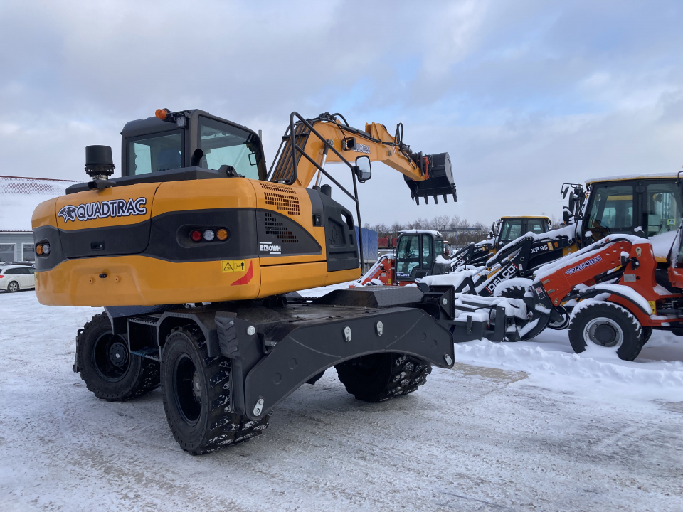 Мини-экскаватор QUADTRAC E130WH (12т, кабина, квикаплер, Желтый 2023 год)
