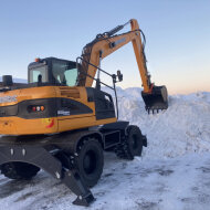 Мини-экскаватор QUADTRAC E130WH (12т, кабина, квикаплер, Желтый 2023 год)