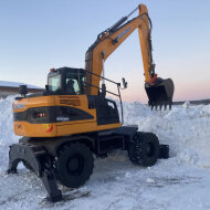 Мини-экскаватор QUADTRAC E130WH (12т, кабина, квикаплер, Желтый 2023 год)