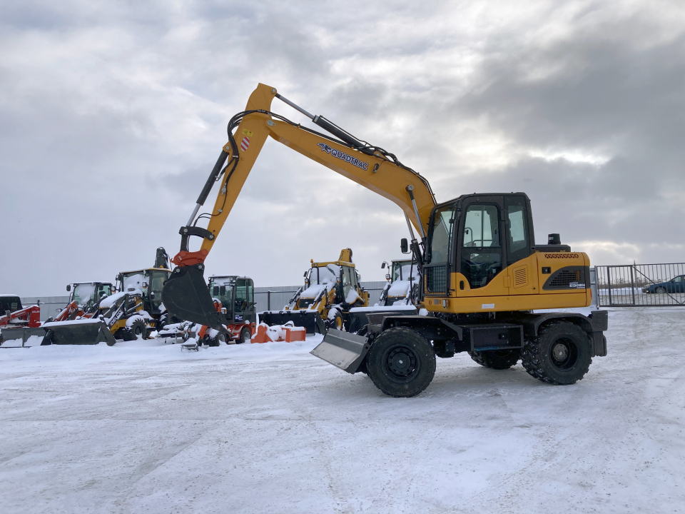 Мини-экскаватор QUADTRAC E130WH (12т, кабина, квикаплер, Желтый 2023 год)