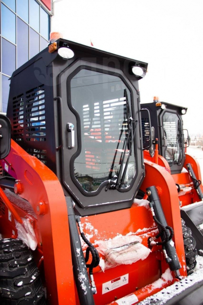 Мини-погрузчик QUADTRAC SSL85 (850 кг 2023 год), двигатель YANMAR (Япония), грузоподъемность 850 кг