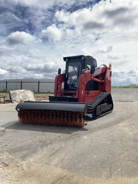 Мини-погрузчик QUADTRAC CTL135 (1300 кг (2024 г)), двигатель WECHAI 4.1, грузоподъемность 1350 кг