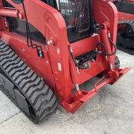 Мини-погрузчик QUADTRAC CTL135 (1300 кг (2024 г)), двигатель WECHAI 4.1, грузоподъемность 1350 кг