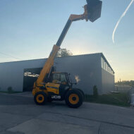 Телескопический погрузчик JCB 540-70, высота подъема 7 м, грузоподъемность 4т.
