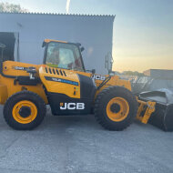 Телескопический погрузчик JCB 540-70, высота подъема 7 м, грузоподъемность 4т.