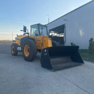 Телескопический погрузчик JCB 540-70, высота подъема 7 м, грузоподъемность 4т.