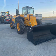 Телескопический погрузчик JCB 540-70, высота подъема 7 м, грузоподъемность 4т.