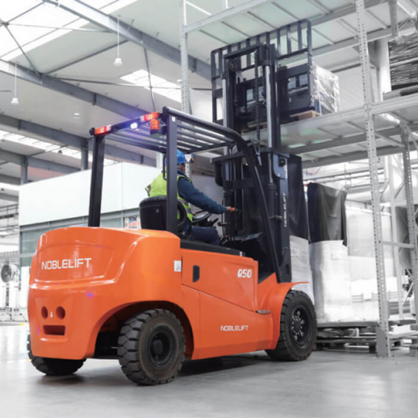 Электрический вилочный погрузчик Noblelift FE4P45Q Duplex mast (Литий 554Ач, FFL, В-3000мм), высота подъема 3000 мм, грузоподъемность 4000 кг, ширина вил 150 мм