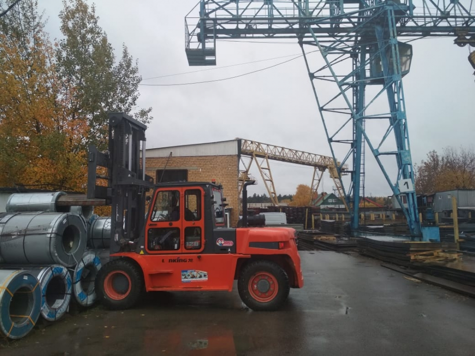Дизельный вилочный погрузчик Lonking LG120DT Контейнерный тип (Двигатель Cummins, В-3000мм), высота подъема 3000 мм, грузоподъемность 12000 кг
