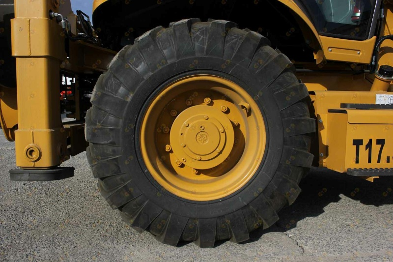 Экскаватор-погрузчик MTK T17,5/24 (Carraro), мощность двигателя 100 кВт