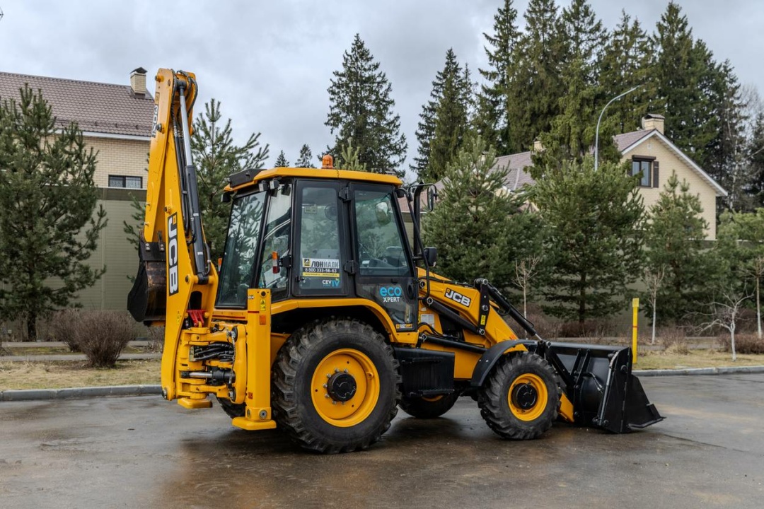 Экскаватор-погрузчик JCB 3DX Super (Индия), мощность двигателя 55 кВт, эксплуатационная масса 8150 кг
