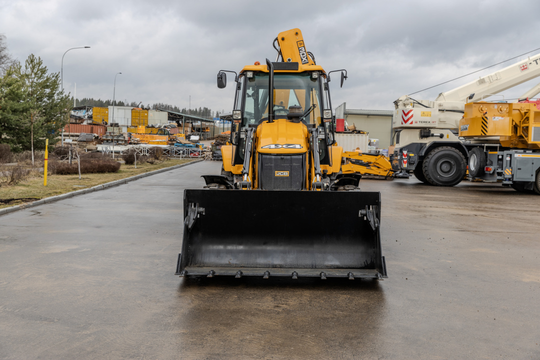 Экскаватор-погрузчик JCB 3DX Super (Индия), мощность двигателя 55 кВт, эксплуатационная масса 8150 кг