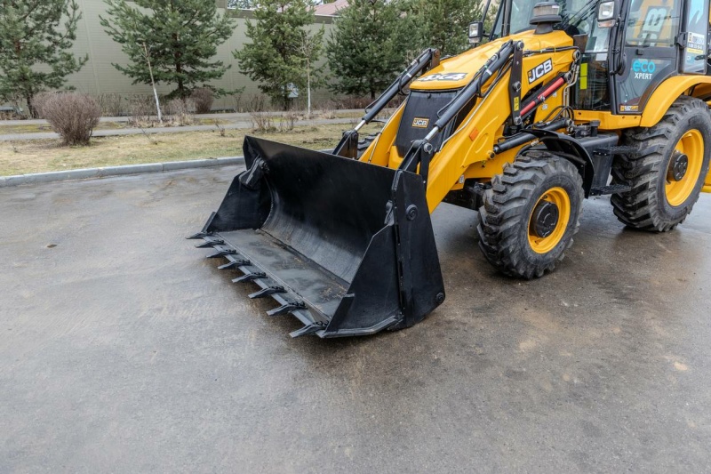 Экскаватор-погрузчик JCB 3DX Super (Индия), мощность двигателя 55 кВт, эксплуатационная масса 8150 кг