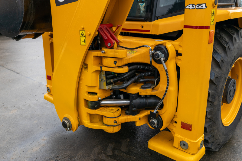 Экскаватор-погрузчик JCB 3DX Super (Индия), мощность двигателя 55 кВт, эксплуатационная масса 8150 кг