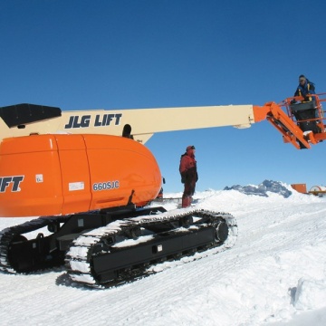 Телескопический подъемник JLG 660SJC, грузоподъемность 230 кг