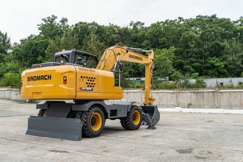 Колесный экскаватор SINOMACH GHT160W, эксплуатационная масса 15000 кг