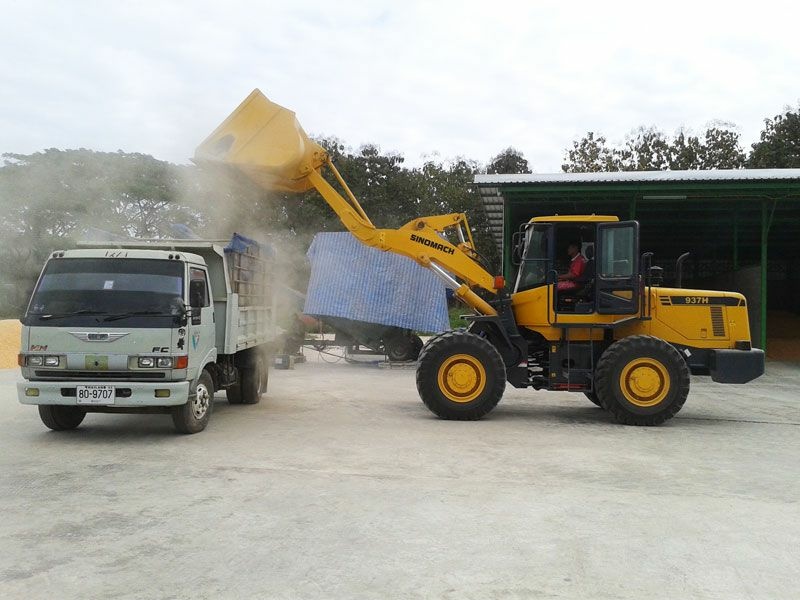 Фронтальный погрузчик SINOMACH 937H, двигатель Cummins 6BT5.9-C130 / WeiChai WP6G125E22