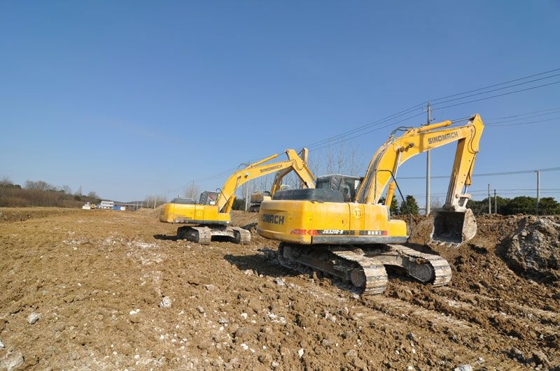Гусеничный экскаватор SINOMACH ZG3210-9C, эксплуатационная масса 21000 кг