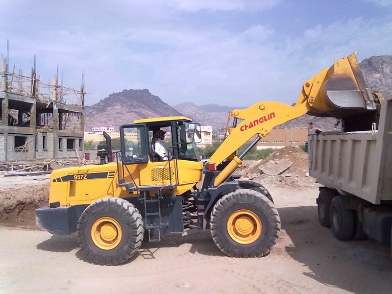 Фронтальный погрузчик SINOMACH 957Z, двигатель Cummins 6LTAA 9.3 / ShangChai SC11CB220G2B1