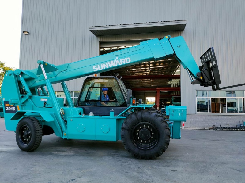 Телескопический погрузчик Sunward SWTH3915, грузоподъемность 4000 кг