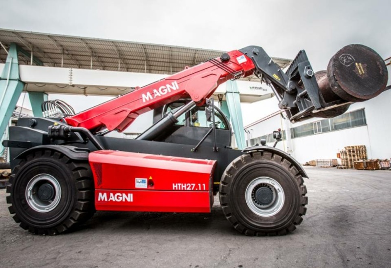 Тяжелый телескопический погрузчик MAGNI HTH 27.11, грузоподъемность 27000 кг
