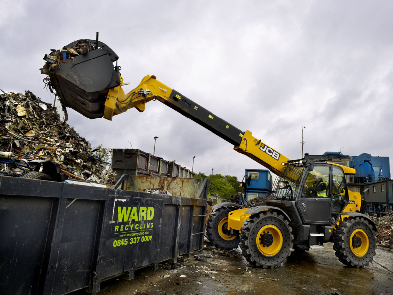 Телескопический погрузчик JCB 550-80, грузоподъемность 4999 кг
