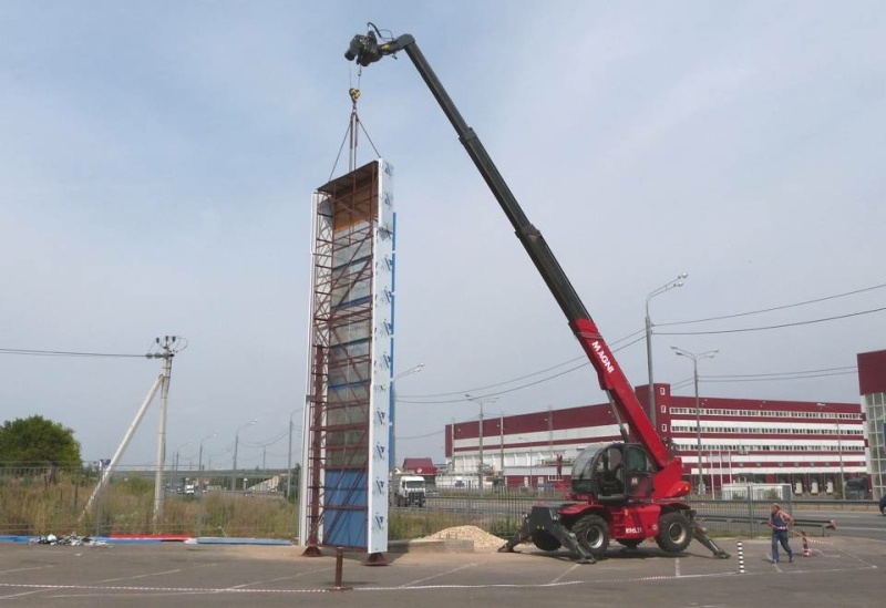 Поворотный телескопический погрузчик MAGNI RTH 6.21, грузоподъемность 6000 кг