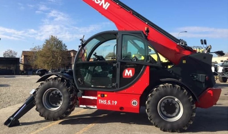 Фронтальный телескопический погрузчик MAGNI TH 6.20, грузоподъемность 6000 кг