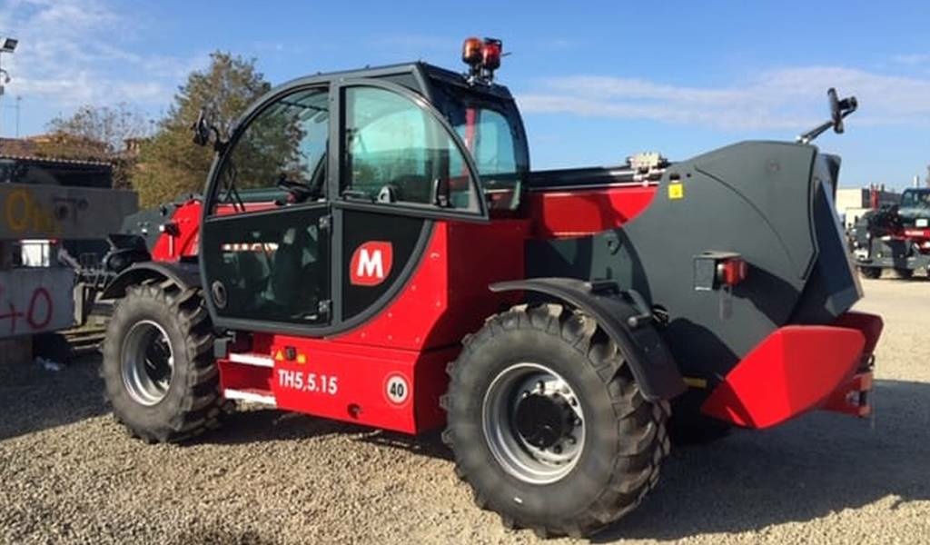 Фронтальный телескопический погрузчик MAGNI TH 6.20, грузоподъемность 6000 кг