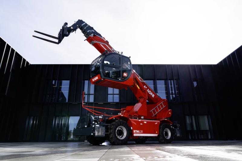 Телескопический погрузчик MAGNI RTH 6.31 EC, грузоподъемность 6000 кг